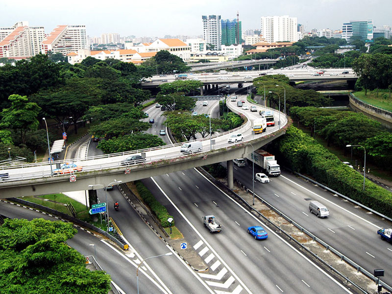 Сингапурская дорожная сеть считается одной из самых продуманных в мире