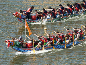 Фестиваль драконьих лодок в Сингапуре