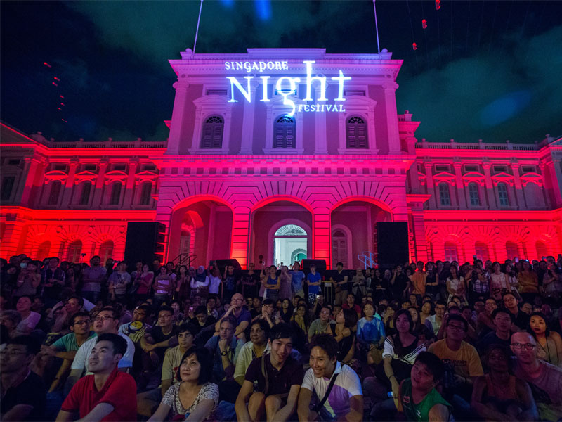 Все события ночного фестиваля в Сингапуре происходят в темное время суток