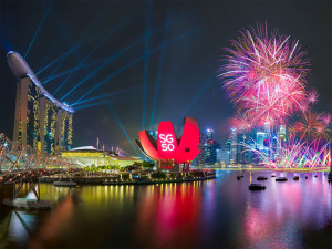 Новогоднее шоу Marina Bay Countdown в Сингапуре