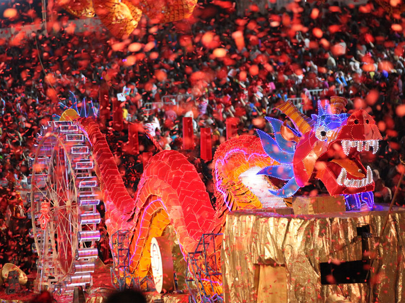 В карнавальном шествии Чингай традиционно доминирует китайская культура