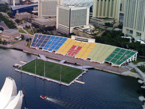 Плавучий стадион в Сингапуре